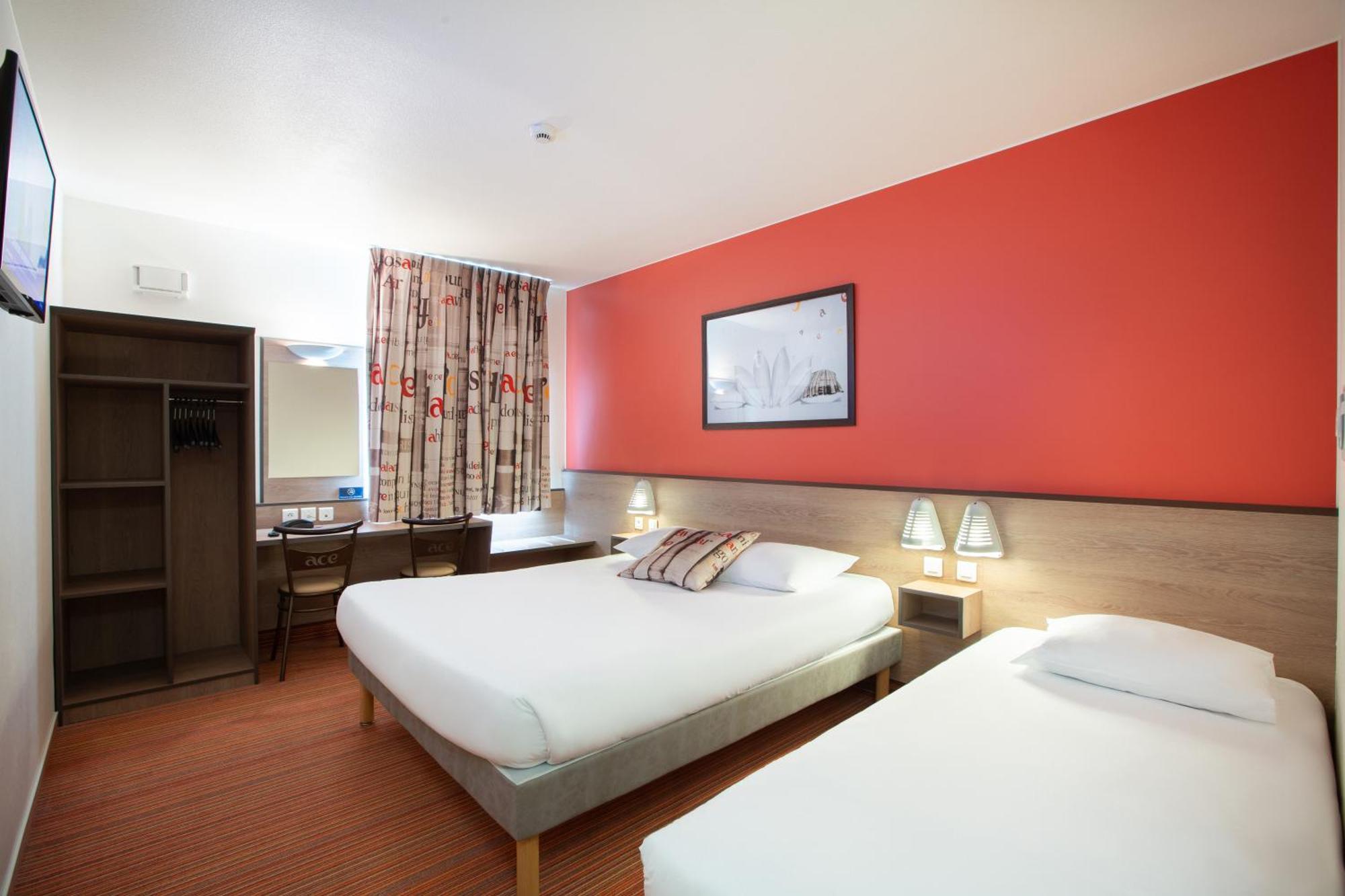 Quadruple Room 1 double bed 1 single bed bed 70 or 160cm,1743094478:JPEG
